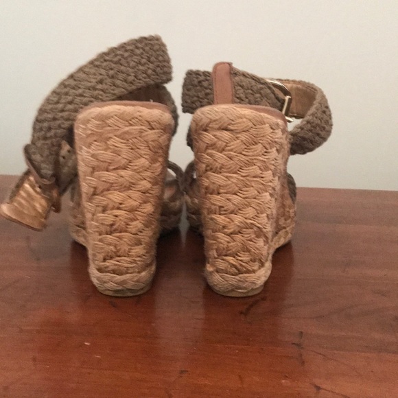 Stuart Weitzman ALEX Wedge Sandal - Picture 4 of 6